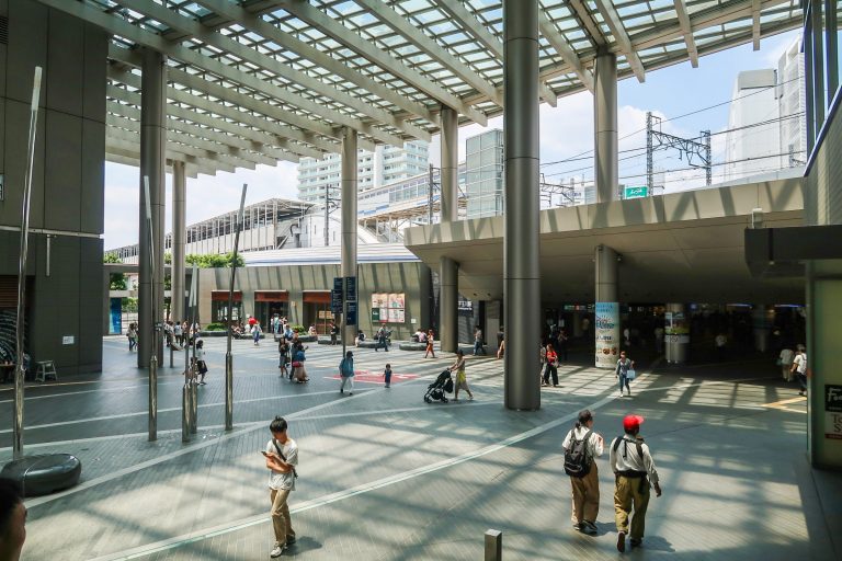 二子玉川駅東口の駅前広場