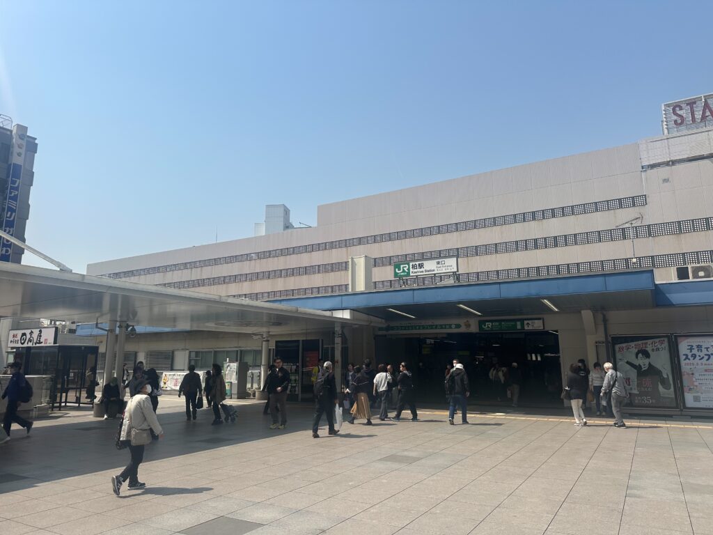 柏駅東口の駅前と街並み