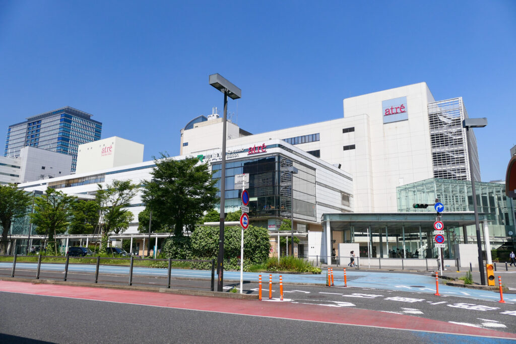 川崎駅東口の駅ビル